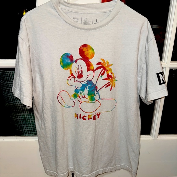 Disney x Neff collection Mickey Mouse vintage aesthetic oversized shirt - Picture 1 of 3